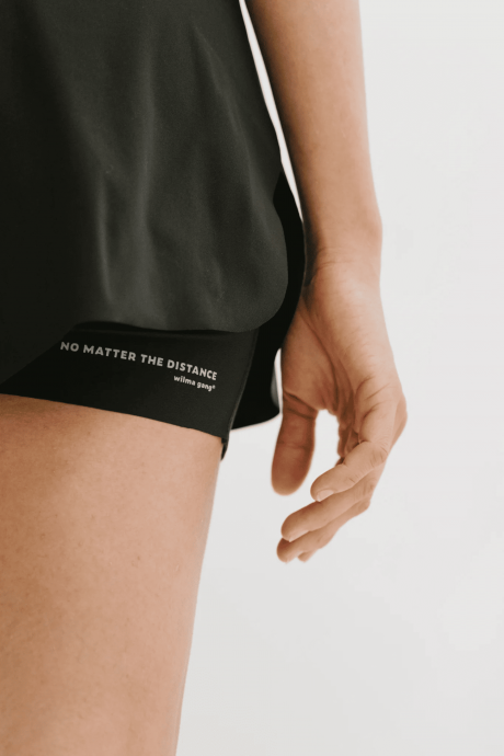 short de sport femme ajusté noir