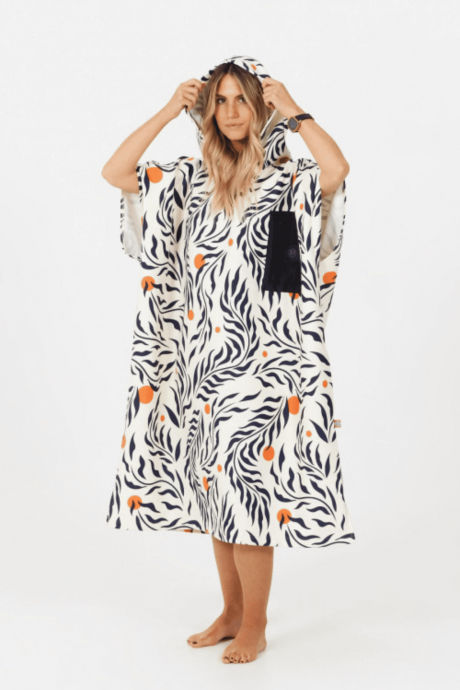 Poncho After Essentials Tech Pocket Feather Leaves