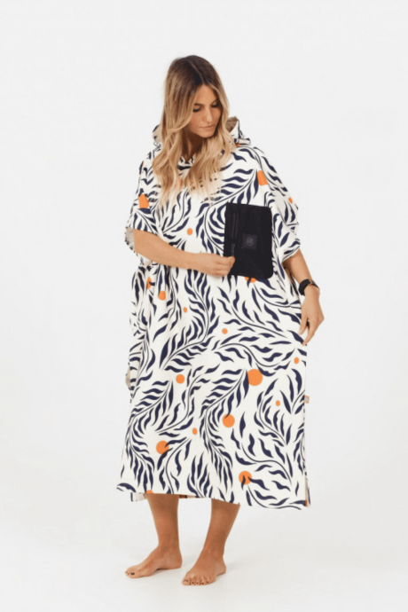 Poncho After Essentials Tech Pocket Feather Leaves